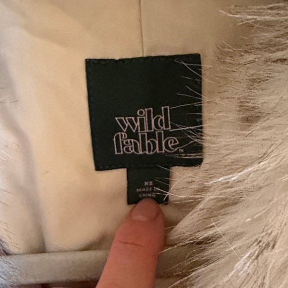 Cozy Faux Fur Jacket in Light Beige - Women’s Elegant Outerwear - Picture 4 of 7